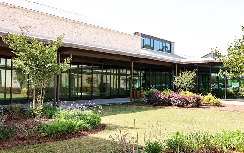 Native plants fill the central courtyard at the PCOM South Georgia location